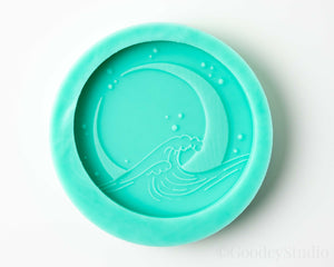 Crescent Moon in Wave Mold