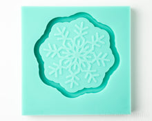 Load image into Gallery viewer, Snow Flake Shaker
